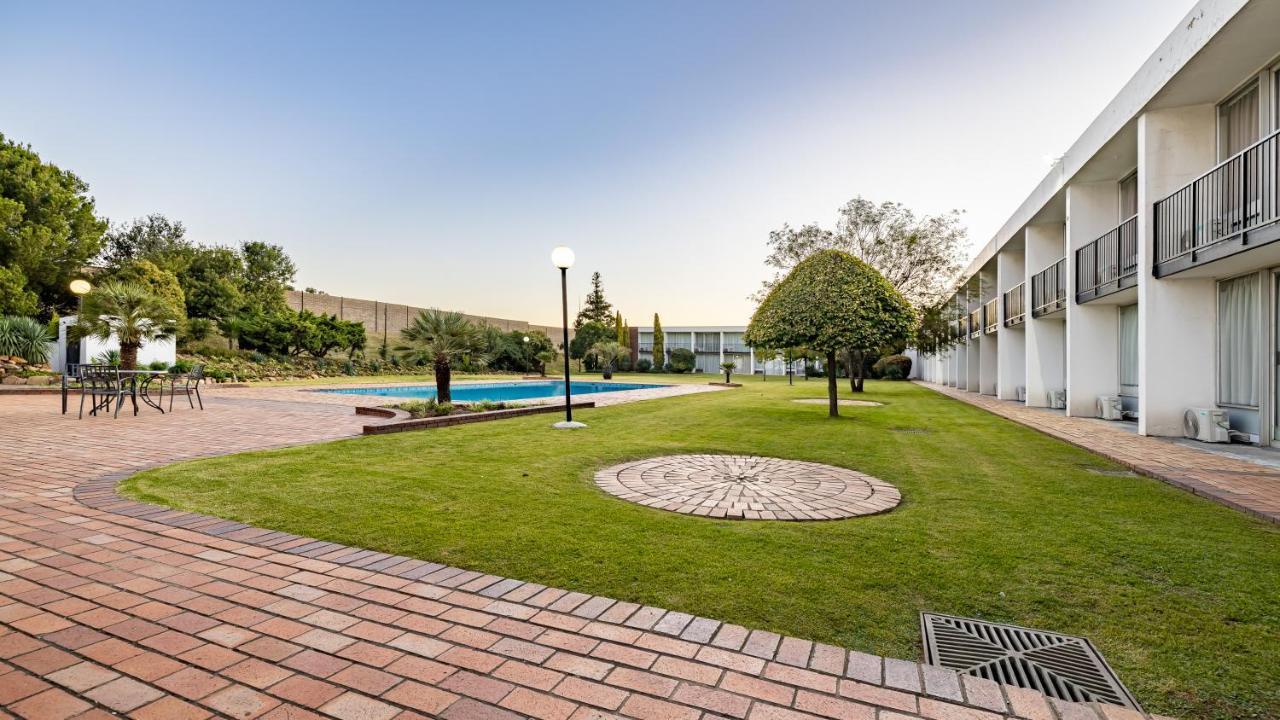 African Sky Harrismith Inn Exterior photo